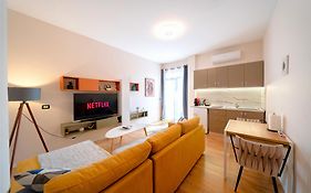 Colorful Comfy Condo Central Tirana
