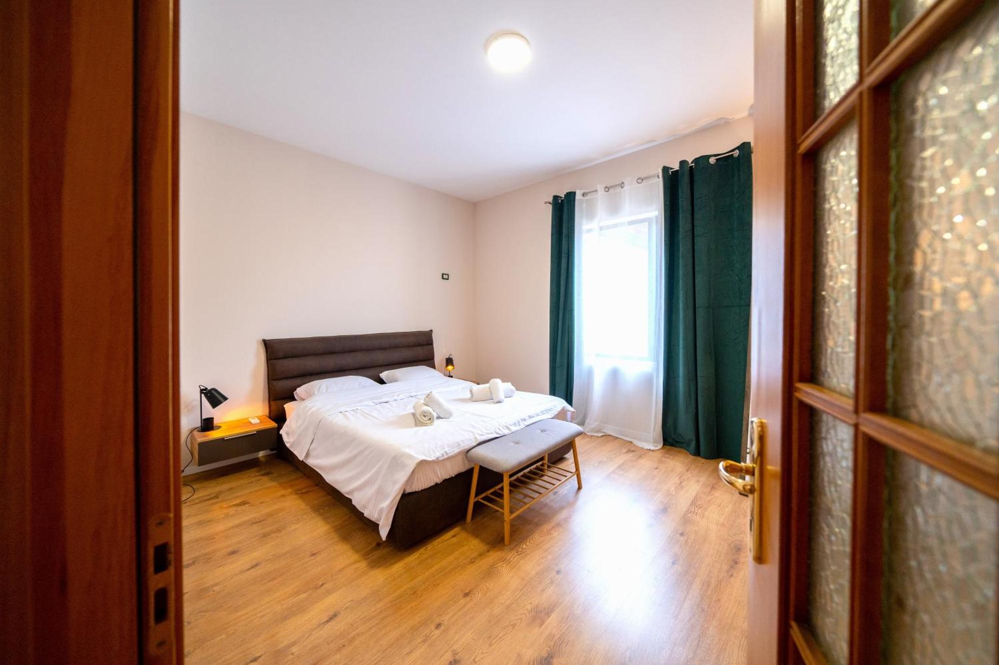 Colorful Comfy Condo Central Tirana Exterior photo