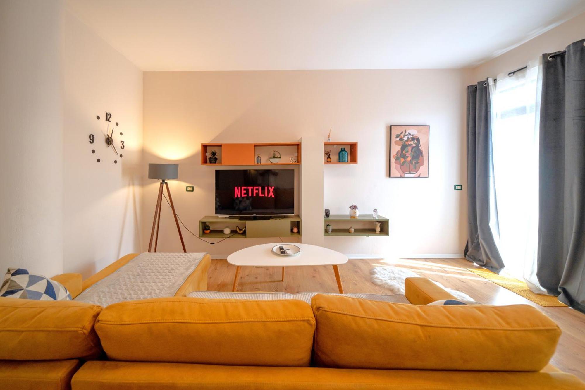 Colorful Comfy Condo Central Tirana Exterior photo