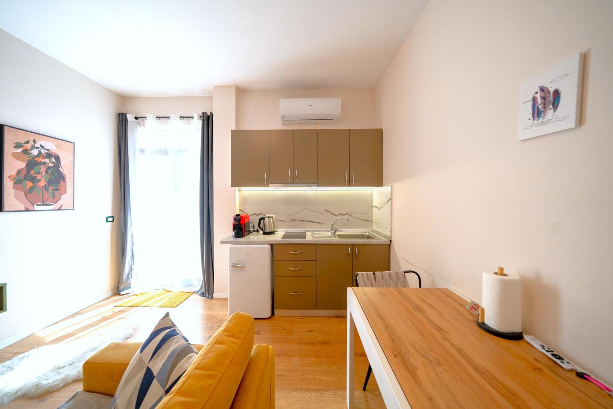Colorful Comfy Condo Central Tirana Exterior photo