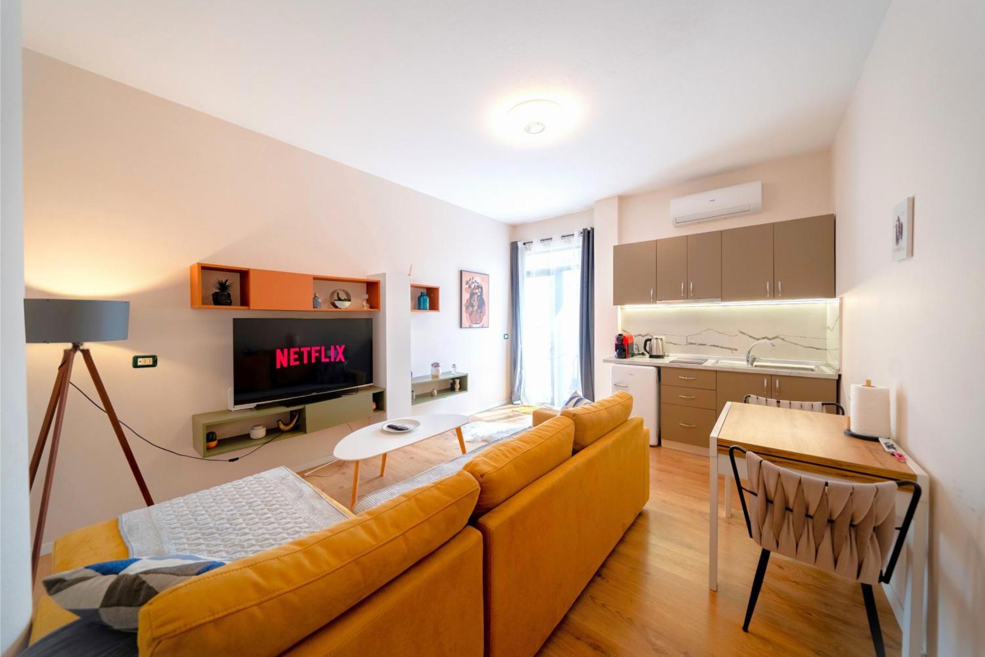 Colorful Comfy Condo Central Tirana Exterior photo